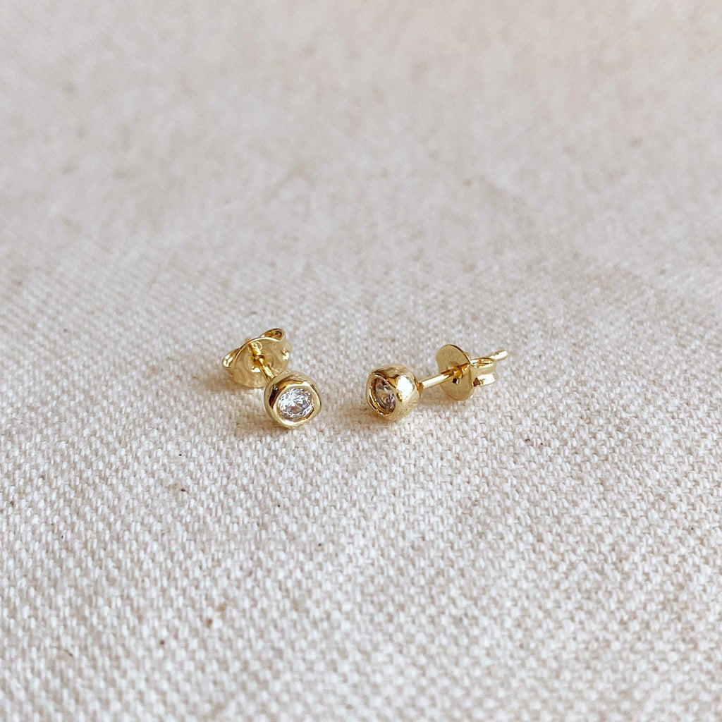 Simple Cubic Zirconia Stone Stud Earrings in Gold